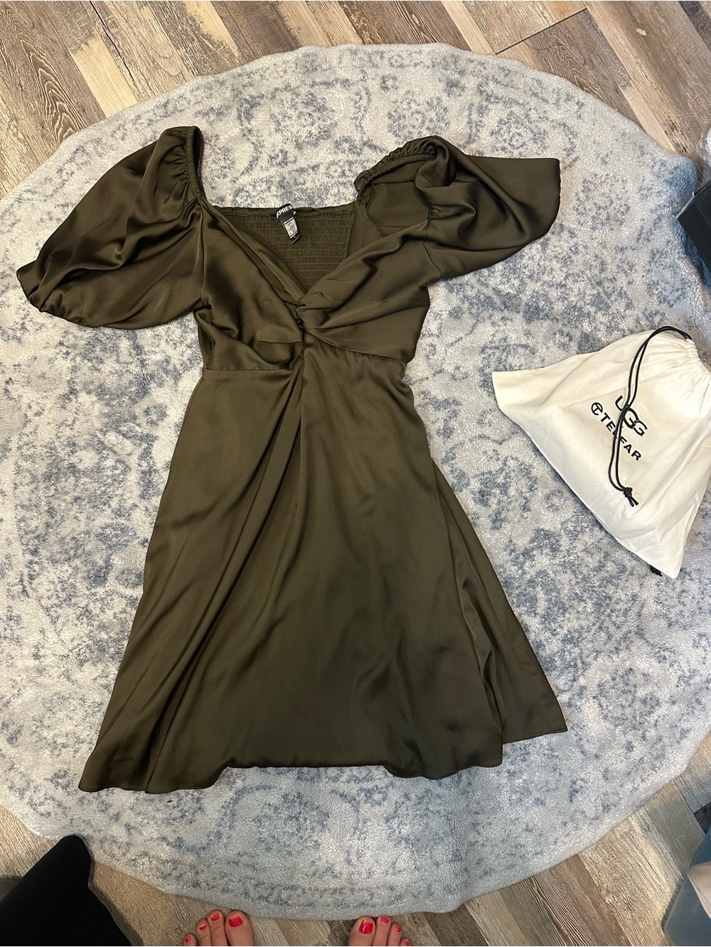 Express Olive Twist-Front Puff Sleeve Midi Dress